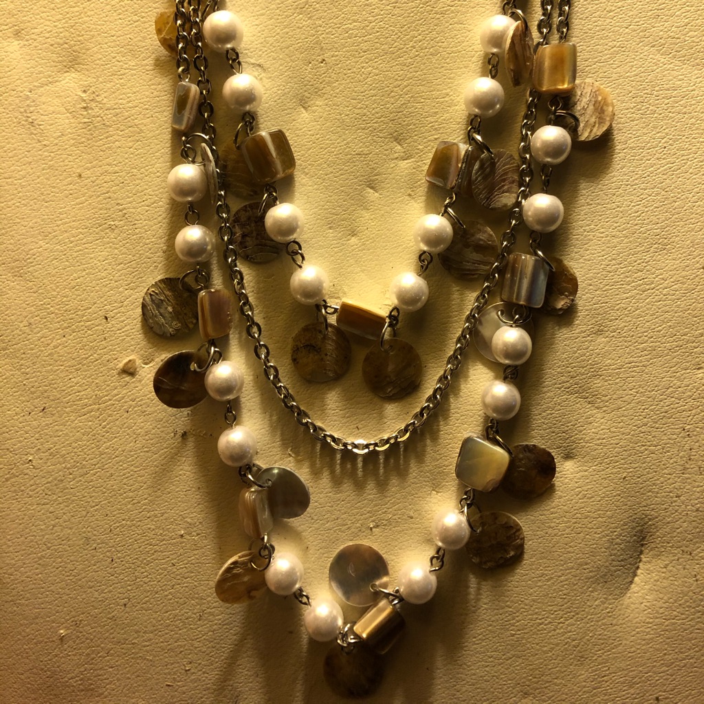 Premier Design New Vintage Necklace Retired Design 15$